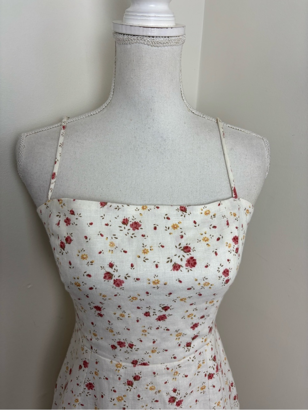 Reformation Kiernan Linen Ruffle Hem Mini Dress Floral Print Size 6 NWOT - Picture 3 of 12